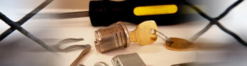 Community Locksmith Store Haddonfield, NJ 856-348-3747 - changing-locks